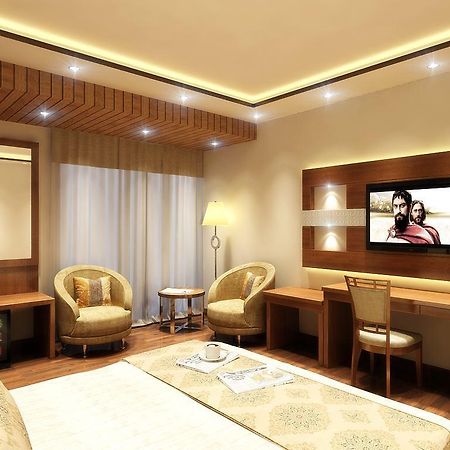 Grand Ffour Hotel New Delhi Bagian luar foto